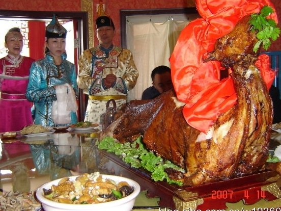 蒙古族自治州自治县有哪些？蒙古族的饮食特点是什么？