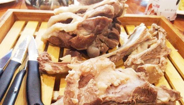 蒙古民族饮食文化-手扒肉