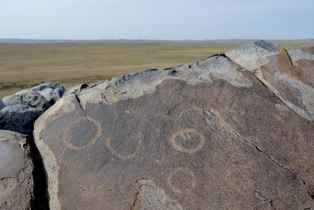 -内蒙古“草原之路”上的动物岩画，隐藏着古代游牧岁月的秘密-第8图