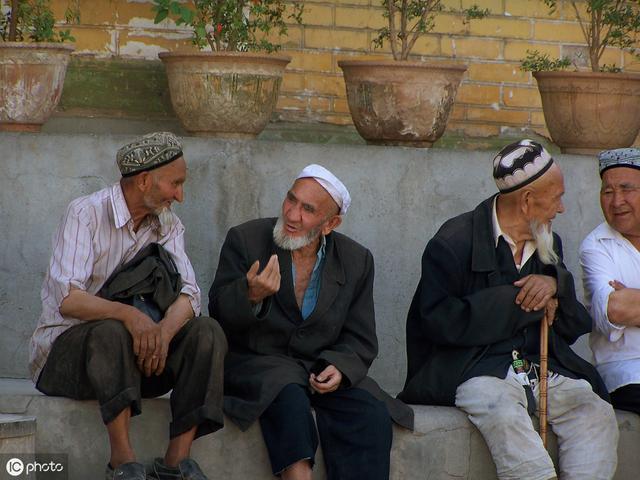 维吾尔族起源、信仰、饮食、服饰、建筑、礼节、节日、婚姻、丧葬-民族史