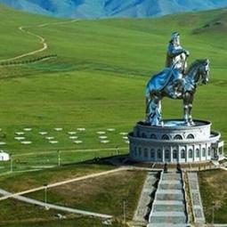 蒙古国40米高的成吉思汗像